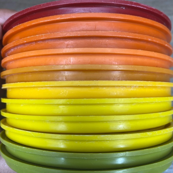 Vintage Tupperware Servalier Push Lid #812 Red LID ONLY (1) - Picture 5 of 6